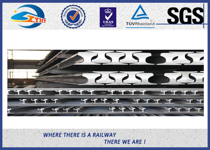 Oiled Railroad Steel Crane Rail Material is U71Mn / 700 / 900A / Q235B